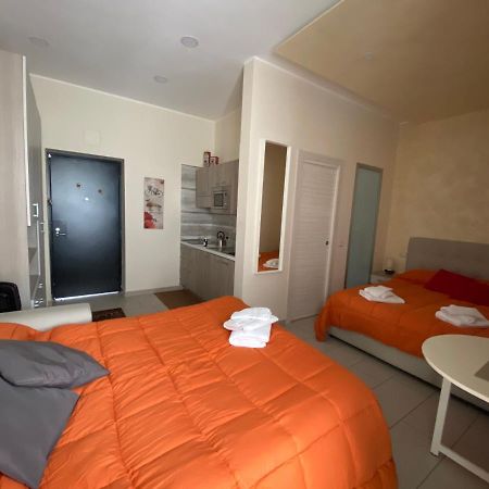 Room25Mq Picasso Cercola Exterior photo